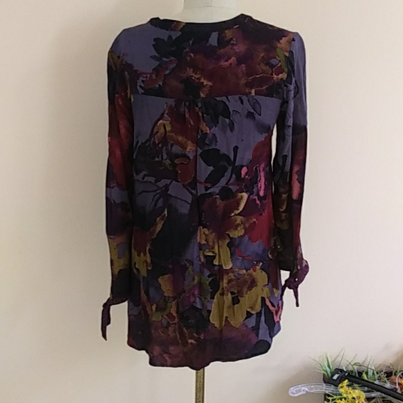 Habitat Button Front Top. - Picture 2 of 12